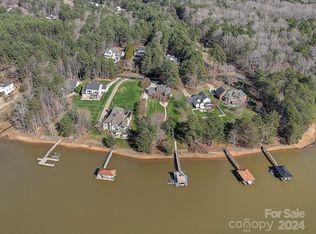 3665 Lake Bluff Dr, Sherrills Ford, NC 28673