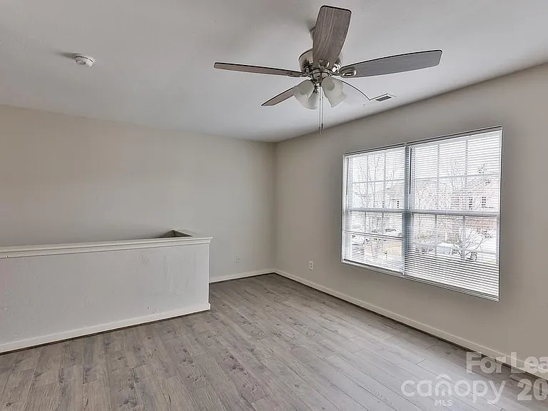 8946 Chalkstone Rd — Photo 28