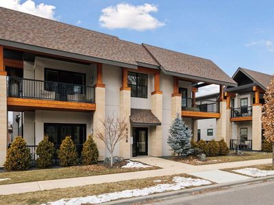 6128 Kellogg Ave #100, Edina, MN, 55424