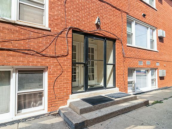 2nd image of 5124 S Cicero Ave APT 2NE