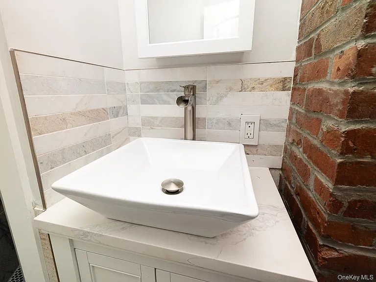 47 Wood St #2 — Photo 6