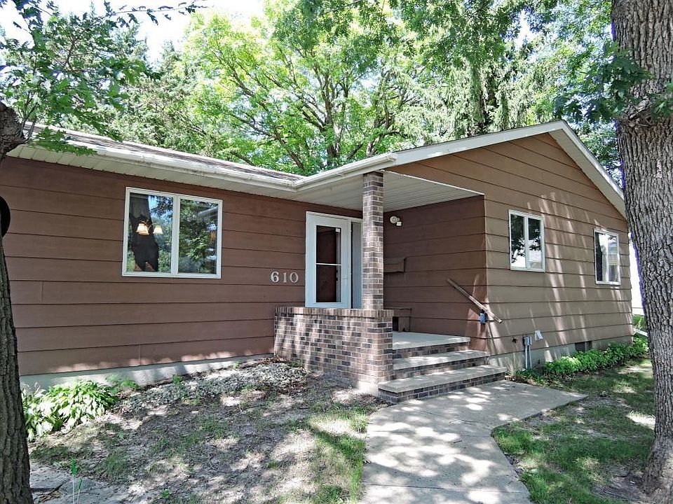 1st image of 610 Carlanna Pl