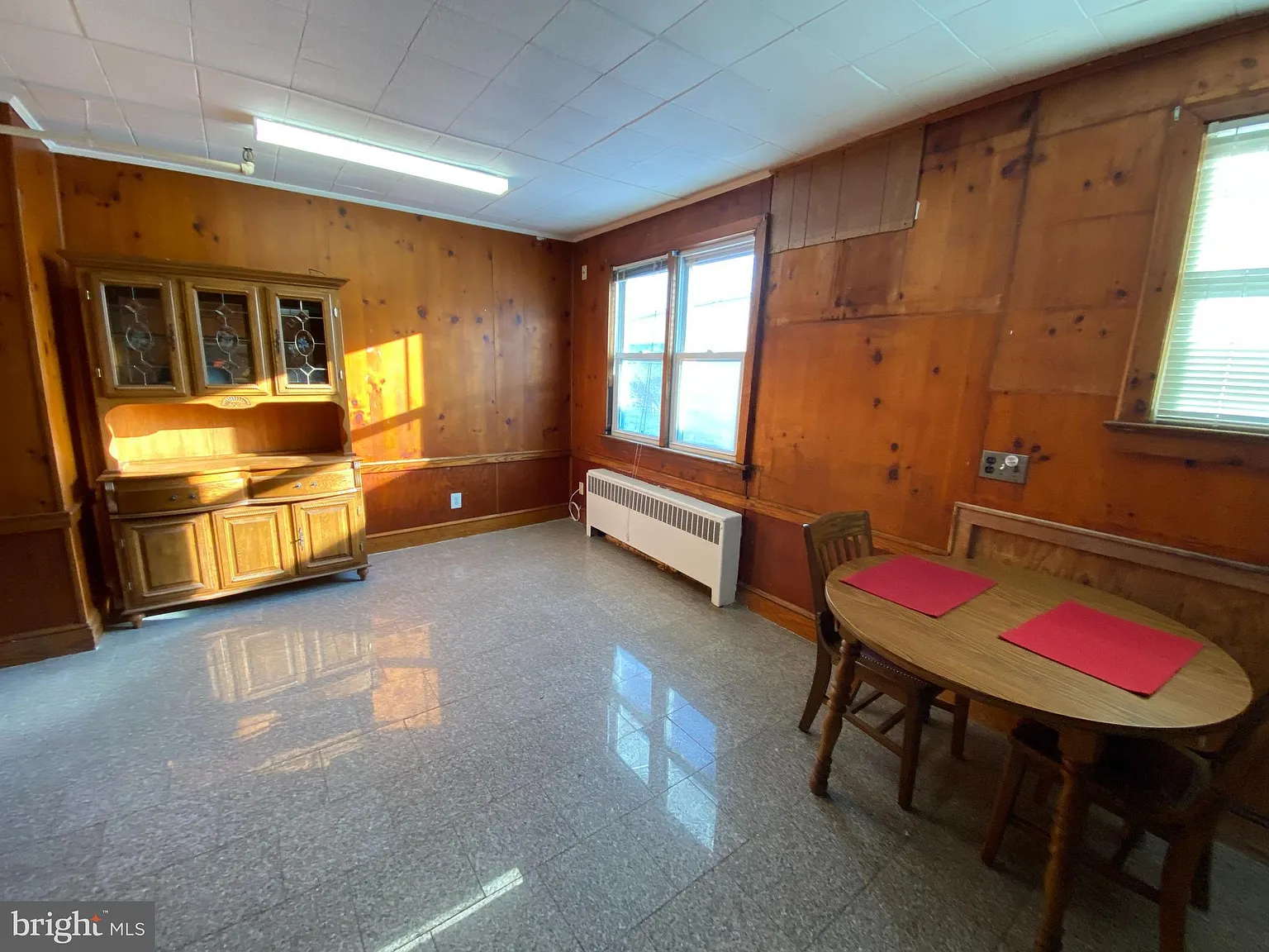 5 bed, $2,100 — Photo 4