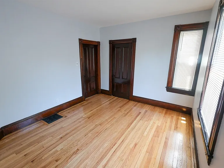 50 Thatcher St #2 — Photo 12