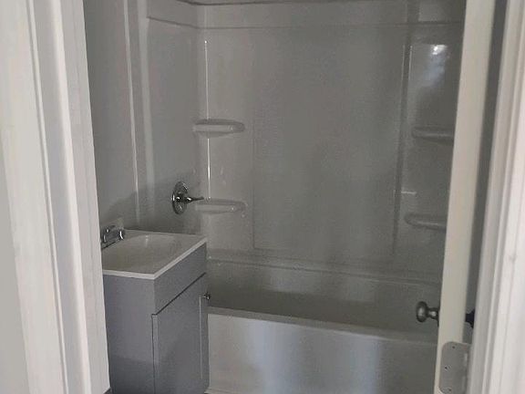 5th image of 2510 Fort Campbell Blvd #10905788
