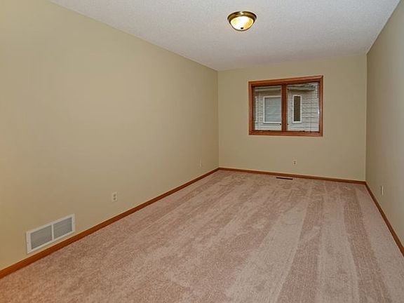 4th image of 2464 Burke Ave E