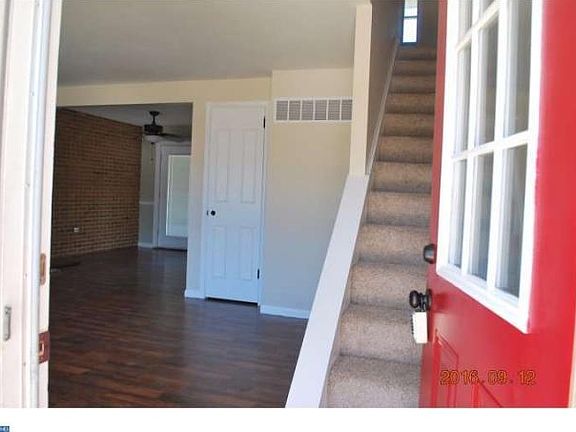 2nd image of 28 Elm View Ct