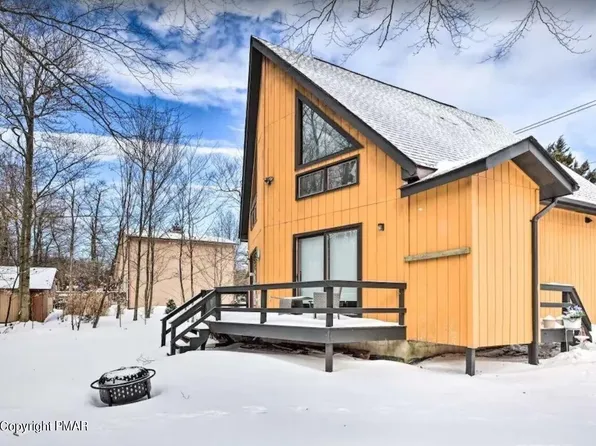 9026 Idlewild Dr, Tobyhanna, PA 18466