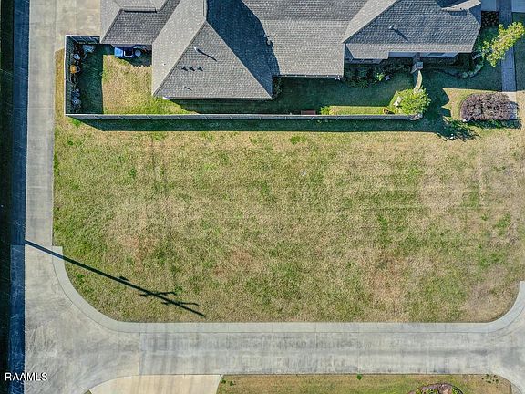 2nd image of 212 Gleneagles Cir