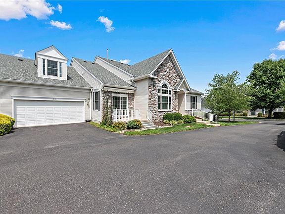 2nd image of 1870 Felicity Ln