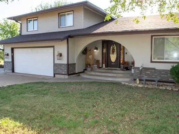 636D E Shipton Rd, Salina, KS 67401