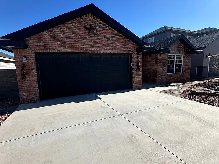 2405 Joes Ln — Photo 2