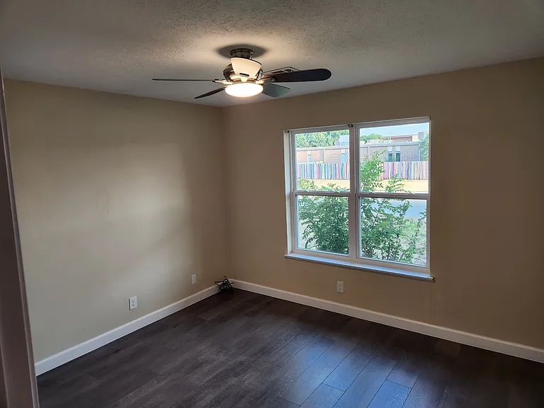 815 Sun Valley Dr — Photo 4