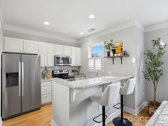 4th image of 400 Clarice Ave APT 165