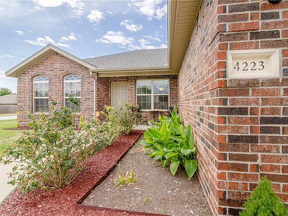 4th image of 4223 Mahogany Dr