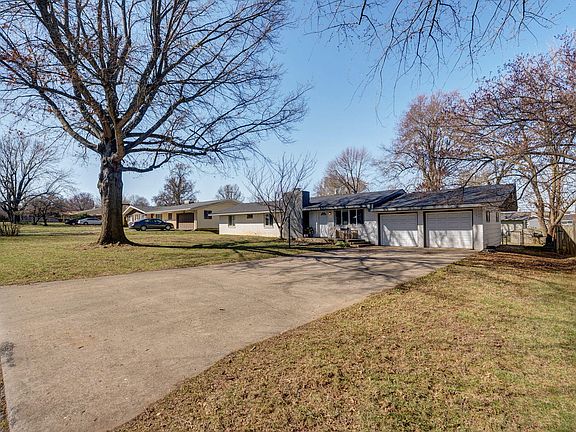 2nd image of 427 N Alexander Avenue