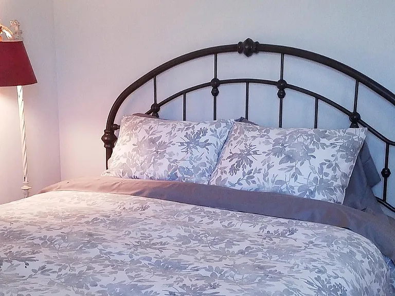 East BR / Queen bed