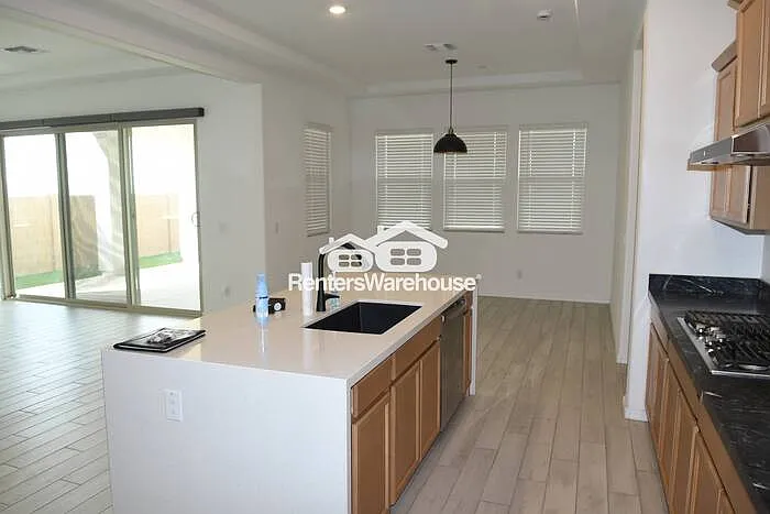 2700 N 216th Ave — Photo 9