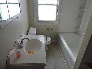 The bath: 2nd floor.