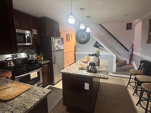 4th image of 424 Freeman St