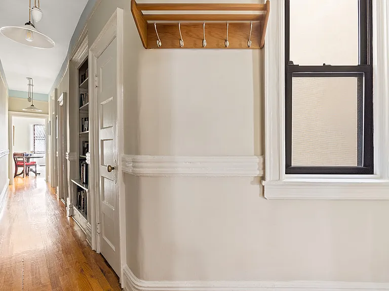 454 15th St #2R — Photo 9