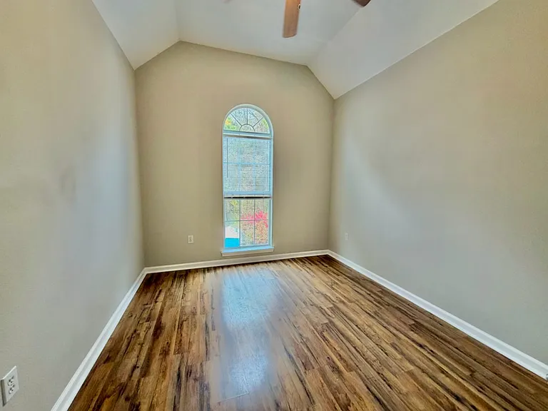 81 Lake Front Dr — Photo 10