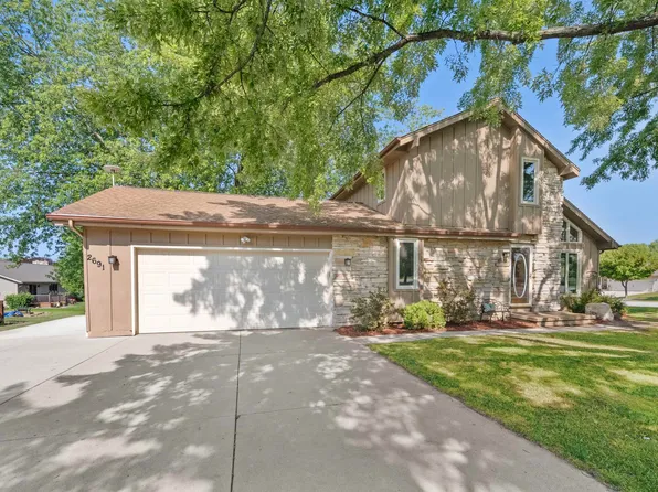 2691 Oak Park Dr, Green Bay, WI 54311