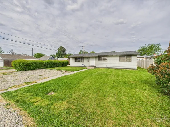 411 S Moffatt Ave, Emmett, ID 83617