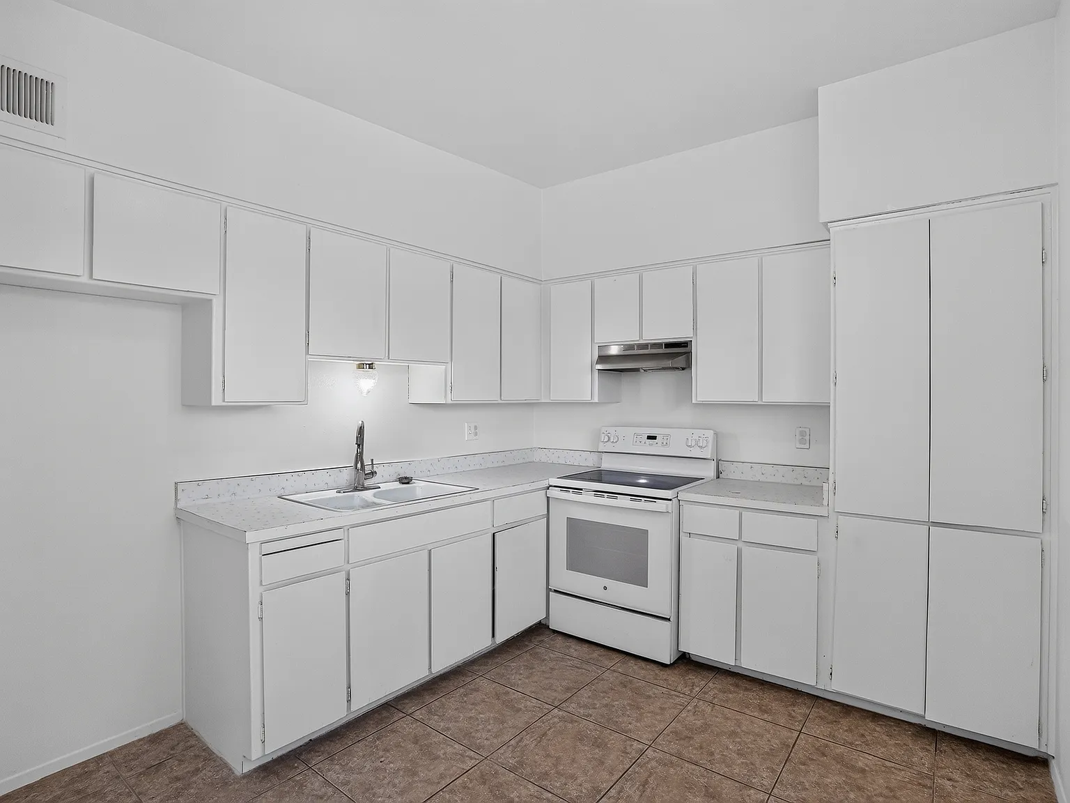 2 bed, 840 sqft, $1,095 — Photo 4