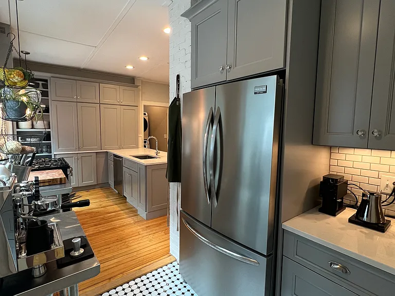 16 Marshall St — Photo 13