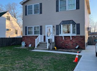 561 N Broome Ave, Lindenhurst, NY 11757