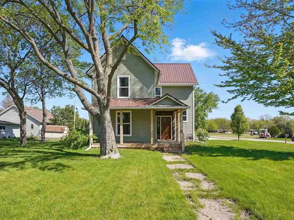 1026 E Adams St, Washington, IA 52353