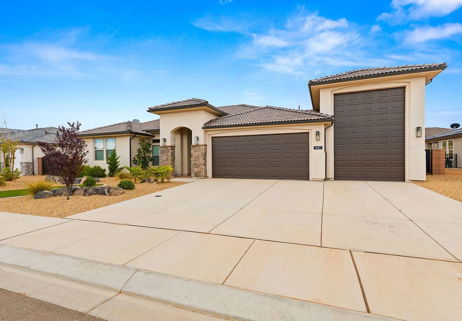 4 bed, 2.5 bath, 1908 sqft, $2,700 — Photo 3