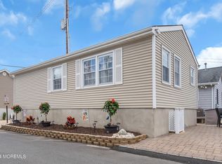 31 E Dune Way, Lavallette, NJ 08735