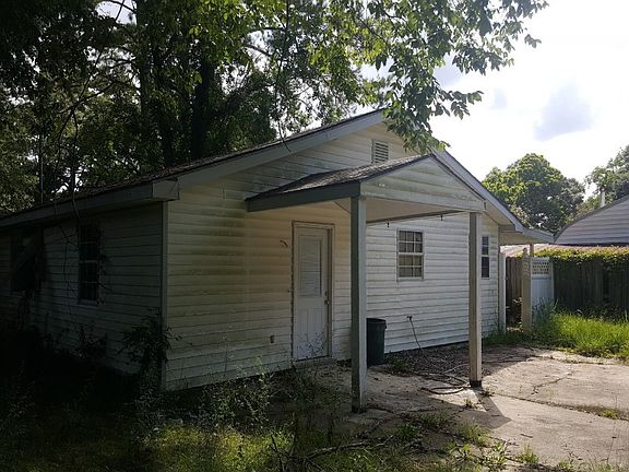 3rd image of 222 Pinoak St