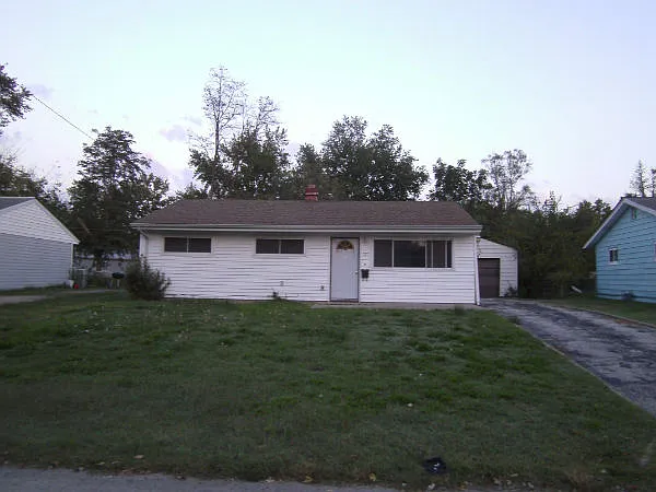 121 Lazarcheff Dr photo 1