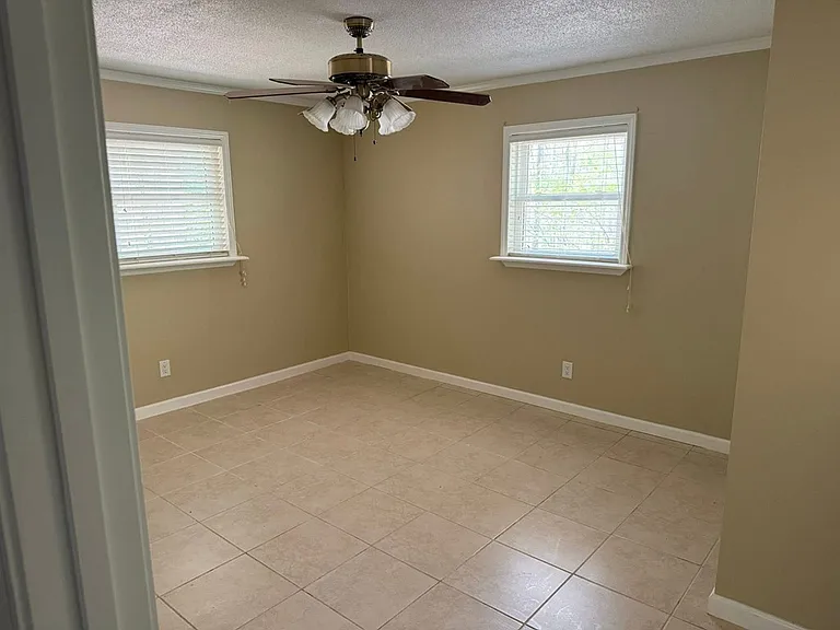 92 Grey Fox Ln — Photo 6