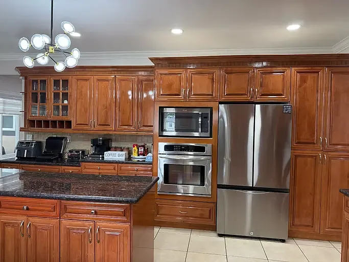 4 bed, 2.5 bath, 2400 sqft, $5,500 — Photo 4