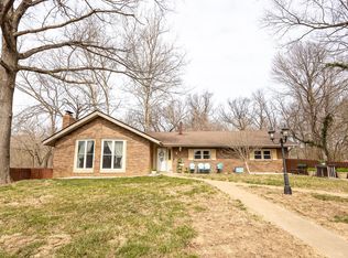 1254 Pin Oak Ln, Caseyville, IL 62232