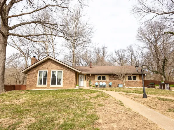 1254 Pin Oak Ln, Caseyville, IL 62232