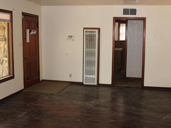 5th image of 371 E Klindera Ave