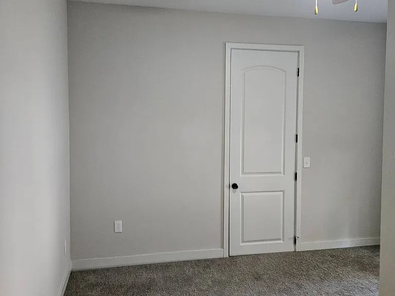 812 W Pershing St — Photo 18