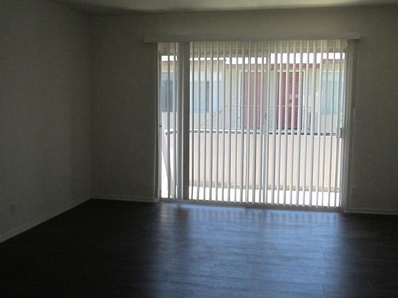 2nd image of 1215 Barry Ave APT 4