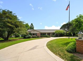 620 Oak Tree Rd, Sheboygan, WI 53083