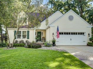 40 High Ct, Chagrin Falls, OH 44022