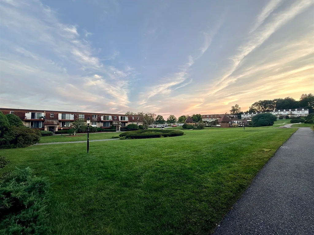 1 bed, 1.0 bath, 694 sqft, $1,700 — Photo 4