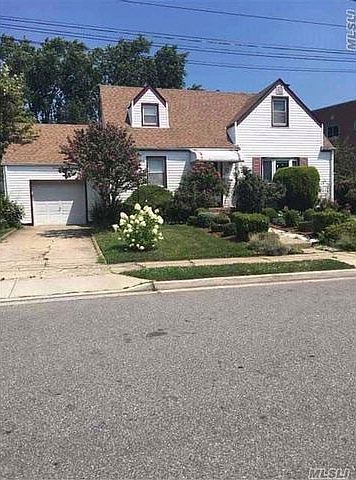 1st image of 925 Henry St