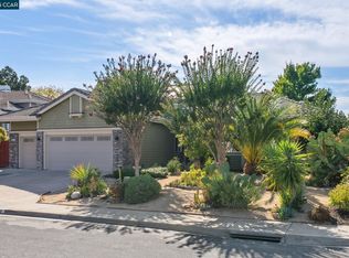 913 Oakbrook Ln, Walnut Creek, CA 94597