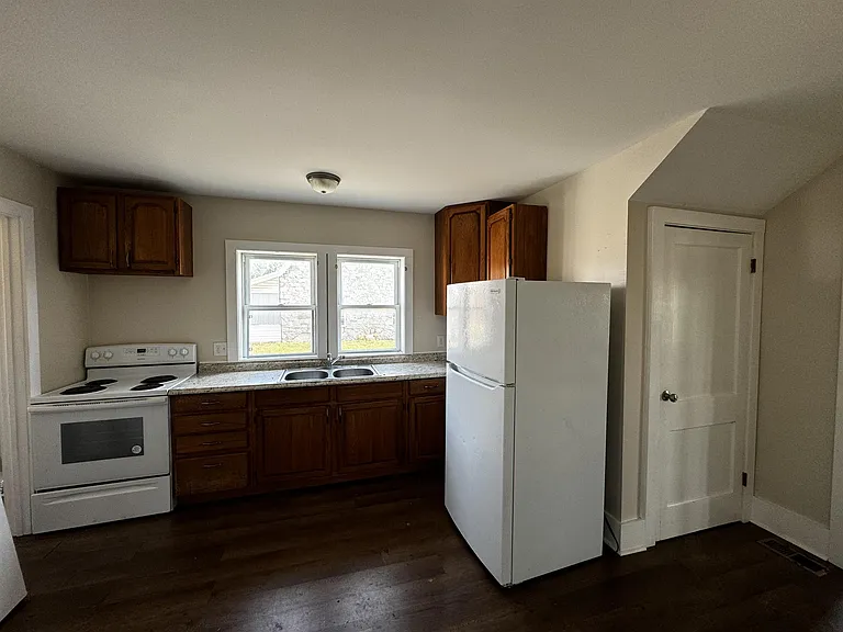 425 Eagle School Rd — Photo 5