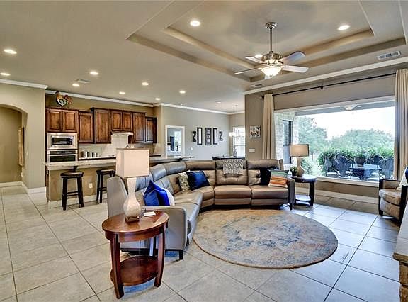 2nd image of 801 W Majestic Oak Ln